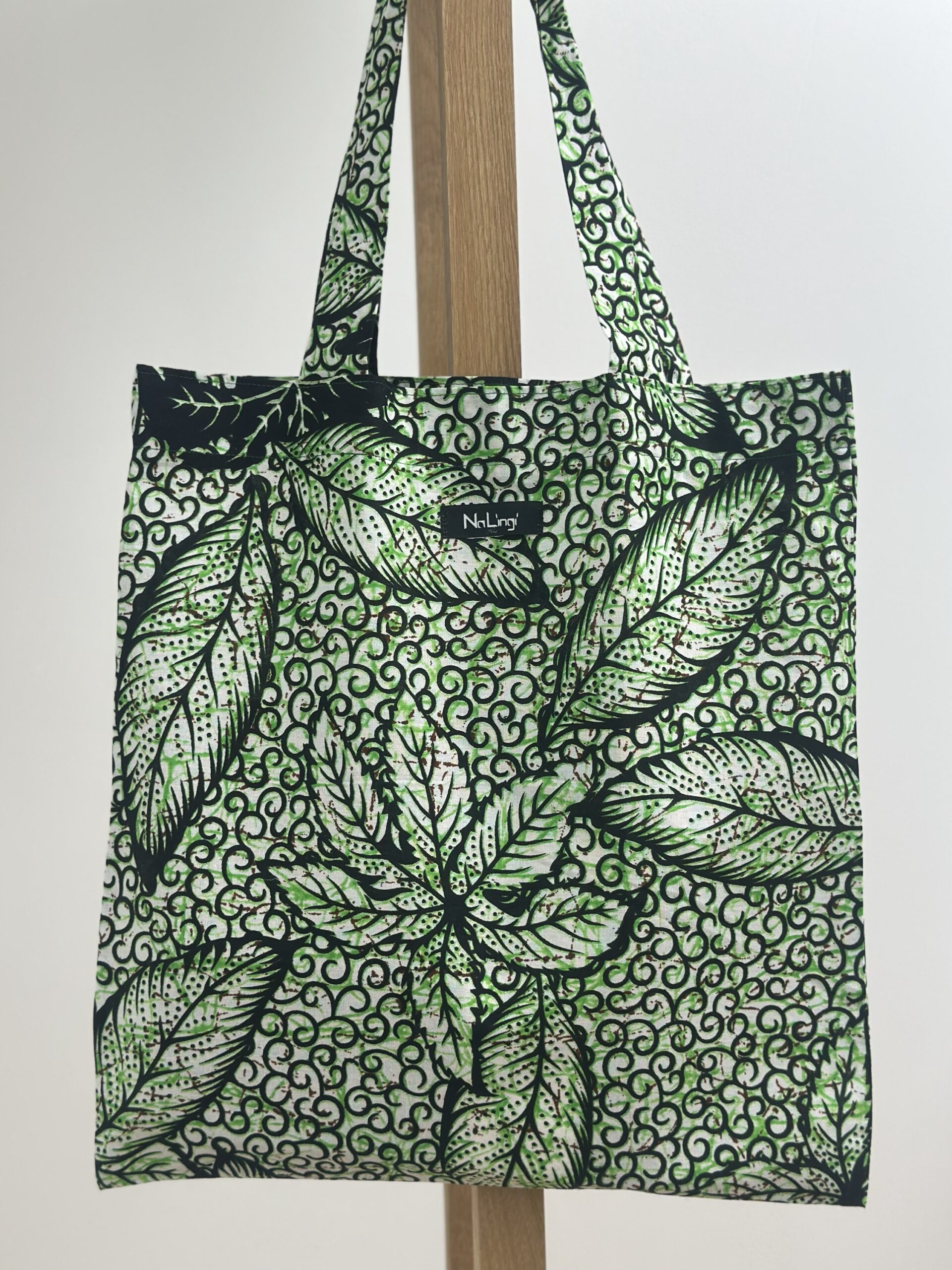 img_0112-2 Tote bag en wax 002 – Image 1